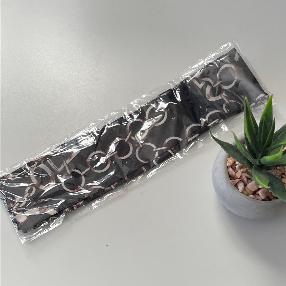 Black gold chain Print Fabric Tie Belt / Skinny Scarf NWOT